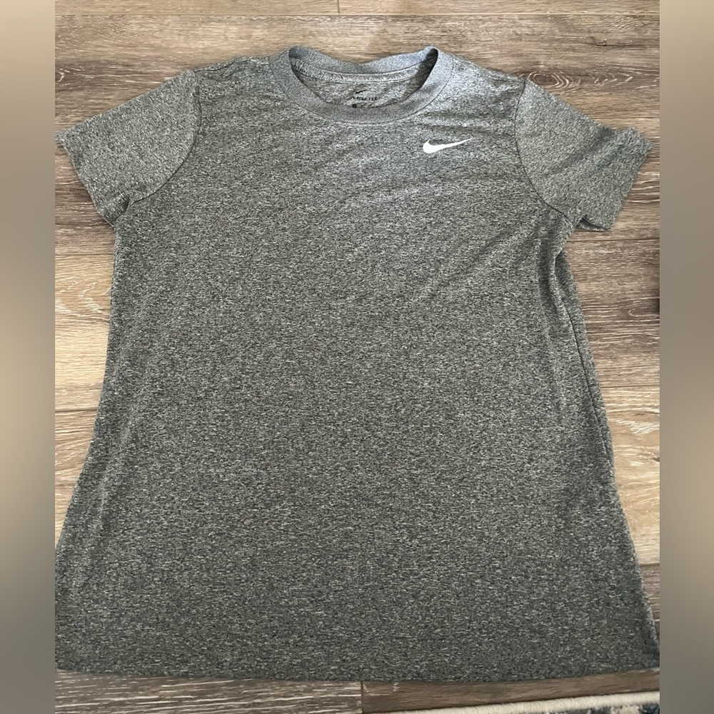 Gray Nike dry-fit tshirt size medium, never worn, womens